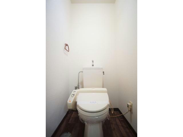 トイレ　温水洗浄便座付き