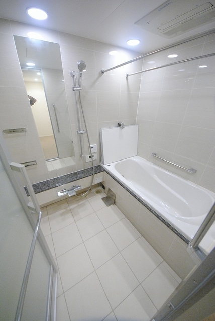 バス・シャワールーム　写真は４０７号室