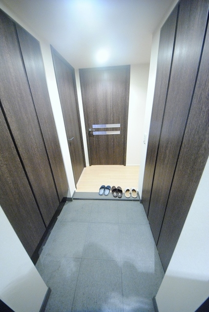 玄関　写真は４０７号室