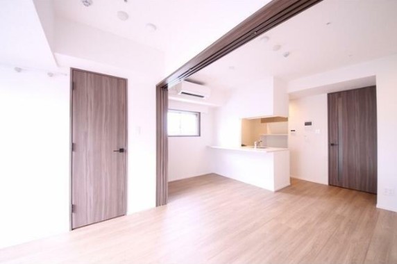 居室・リビング　☆明るい居室☆