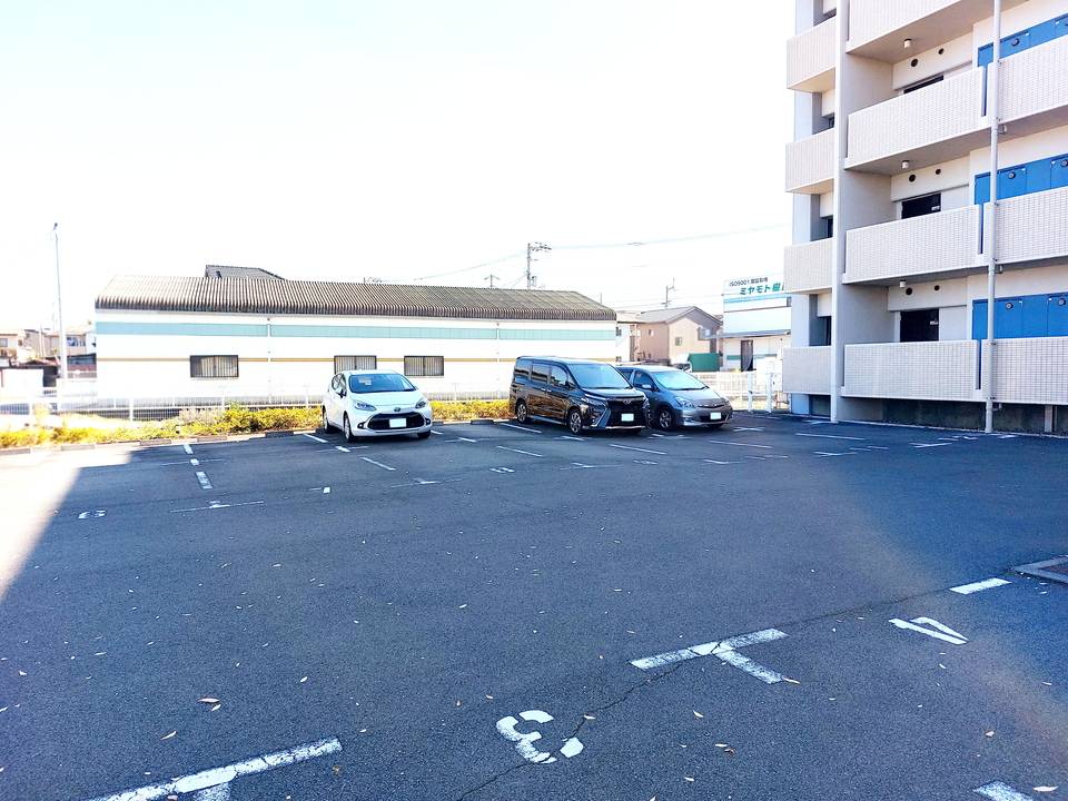 駐車場　駐車場