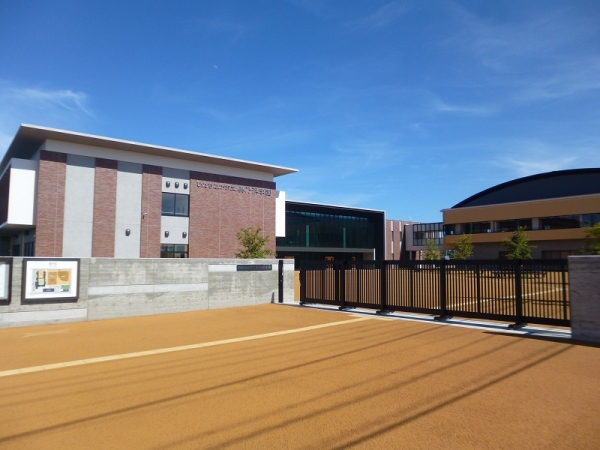 小学校　美乃浜学園（小学校）まで0m