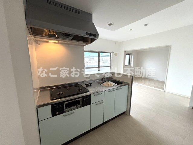 キッチン　※写真は別号室