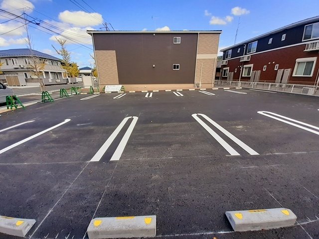 駐車場　駐車場に車を止められます