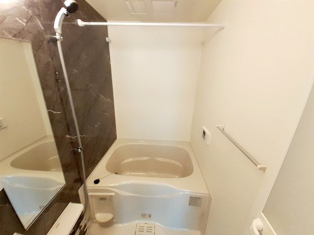 バス・シャワールーム　お風呂です