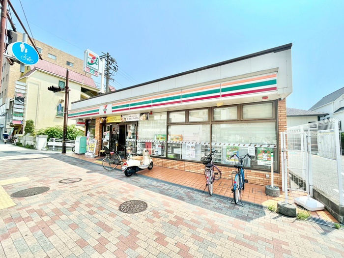 コンビニ　セブンイレブン（コンビニ）まで490m