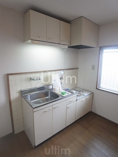 キッチン　別部屋のお写真です。ご参考までに！