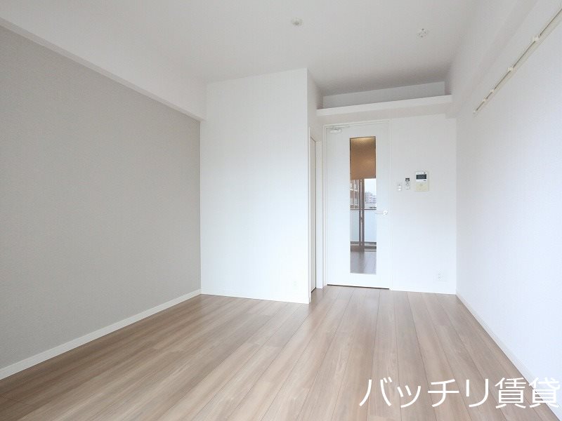 居室・リビング　別号室写真の為現況を優先致します。