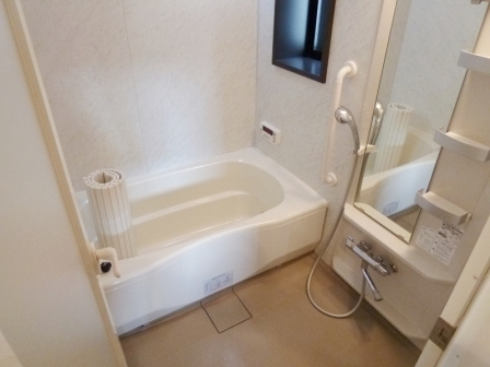 バス・シャワールーム　浴室乾燥・追い炊き機能付きのバスルーム♪