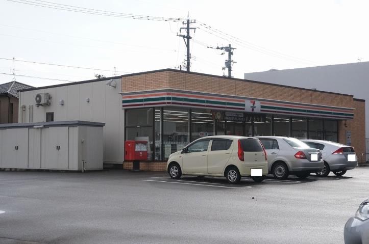 コンビニ　セブンイレブン（コンビニ）まで437m