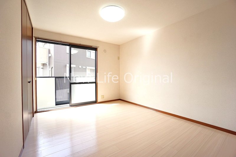 その他　バルコニーに面した明るいお部屋6.5帖洋室☆