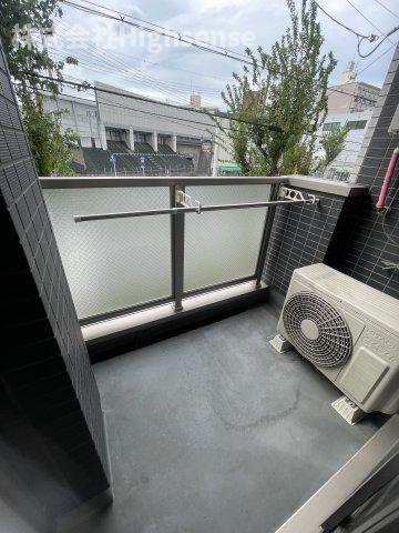 バルコニー　開放的で明るい空間を演出してくれるバルコニーです