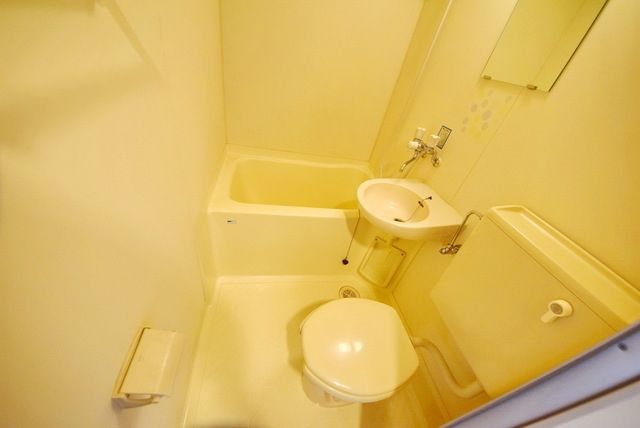 バス・シャワールーム　タウンハウジングまで