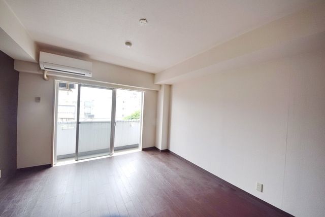 居室・リビング　タウンハウジングまで