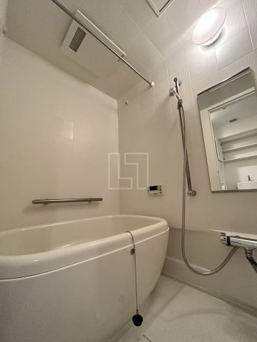 バス・シャワールーム　ロッカベラアパートメント　バスルーム