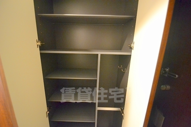 収納　シューズボックス