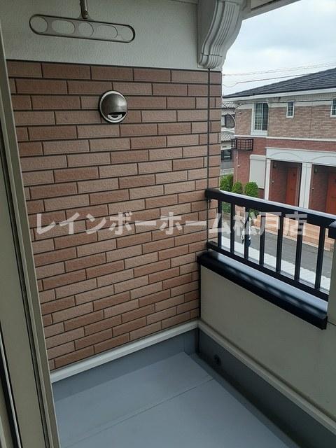 バルコニー　開放的で明るい空間を演出してくれるバルコニーです