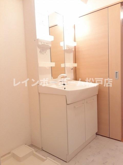 洗面設備　スペースが確保できる洗面所です