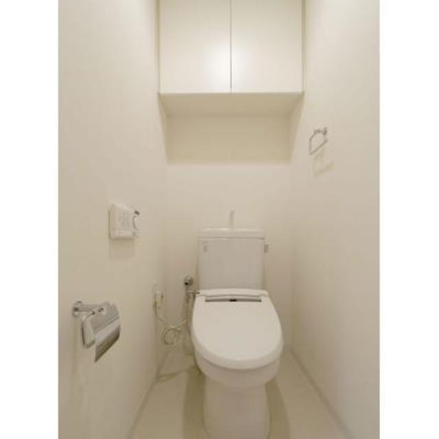 トイレ　※写真は同タイプ住戸です。