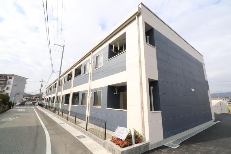 建物外観　ケツァール　建物外観