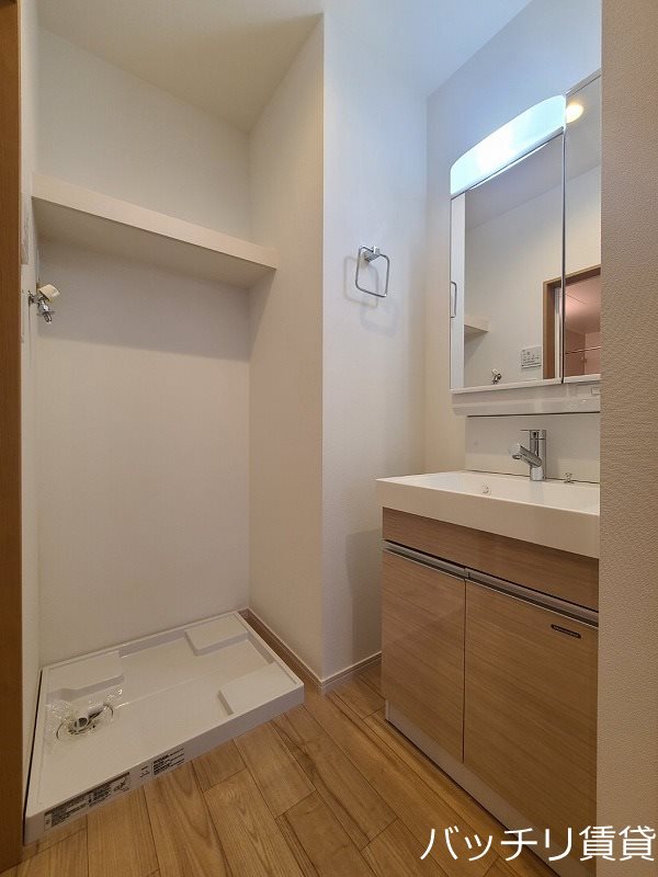 洗面設備　※同型タイプ写真の為、現状優先。