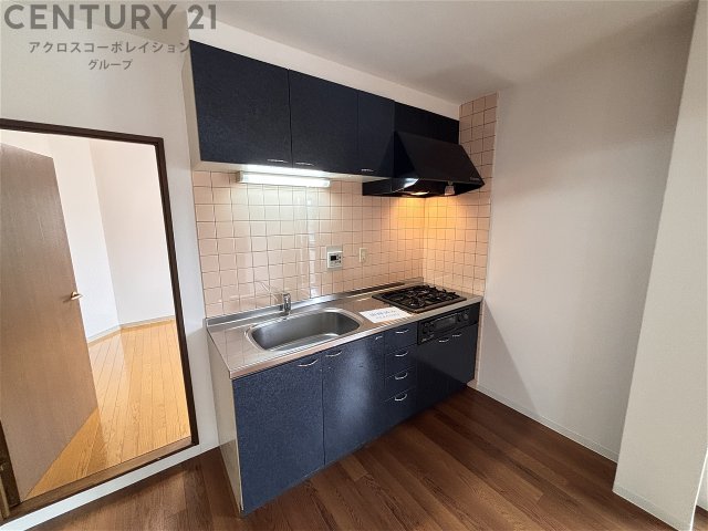 キッチン　壁付けキッチンでスペースを最大限有効活用できます！