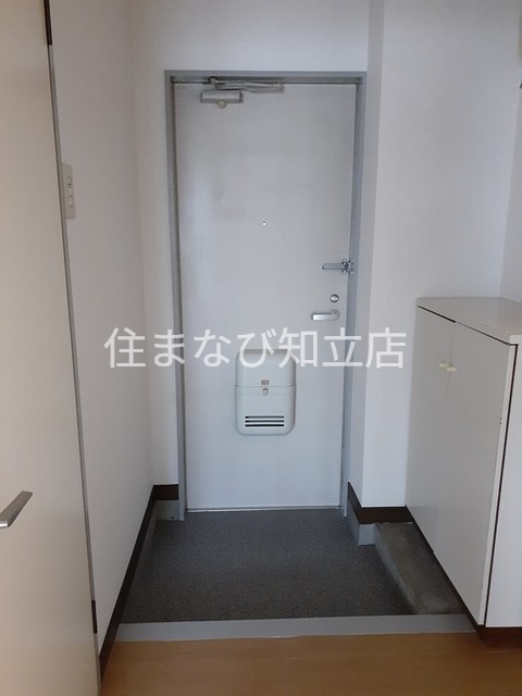 玄関　同型別部屋写真