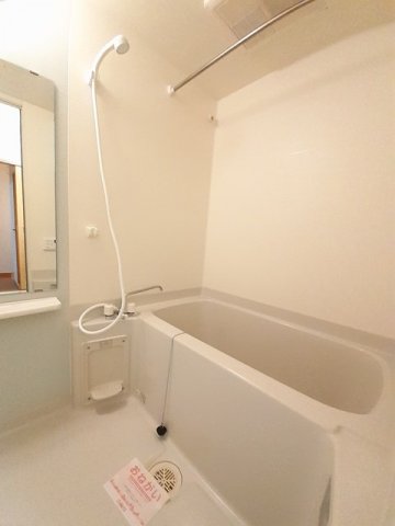 バス・シャワールーム　落ち着いた空間のお風呂です