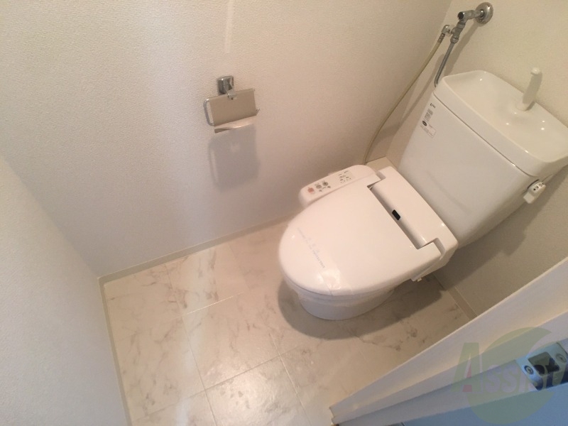 トイレ　ウォシュレット機能がついたトイレ。安心して使用できますね。