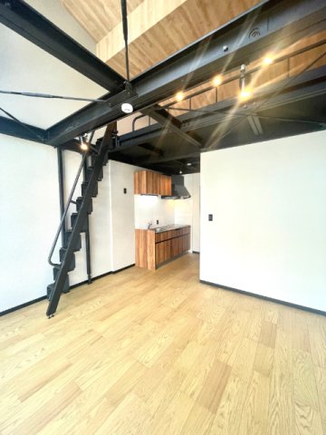 居室・リビング　こちらの居間で趣味の時間をお楽しみください