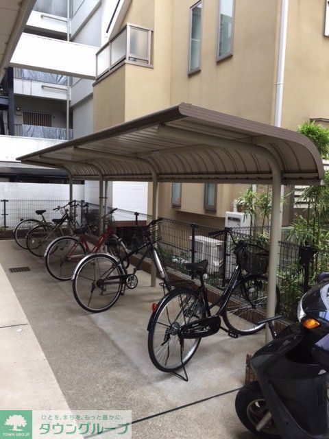 駐車場　仕様・設備は現況と異なる場合がございます