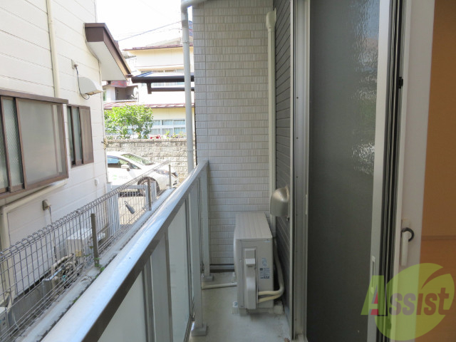 バルコニー　バルコニーは清潔感があり、広い印象を受けました。