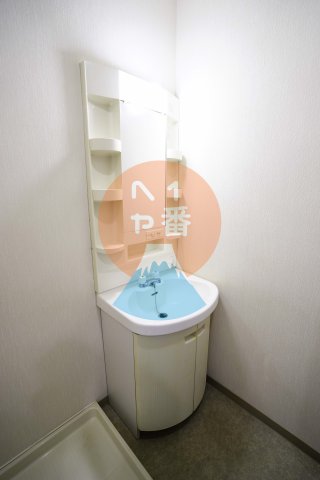 洗面設備　独立洗面台です