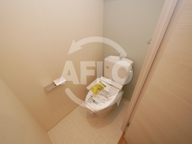 トイレ　アザレア梅田　温水洗浄便座