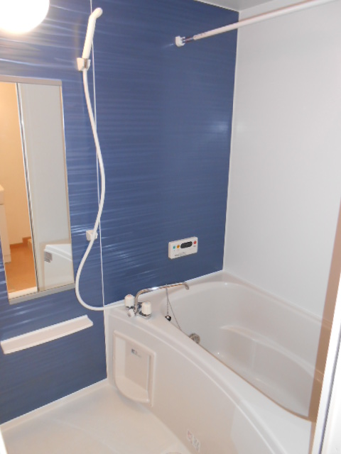 バス・シャワールーム　追焚機能付浴槽・浴室乾燥機完備