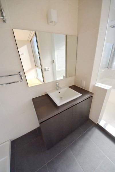 洗面設備　★キレイな独立洗面台★