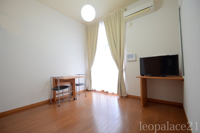 居室・リビング　1Fはフローリングです