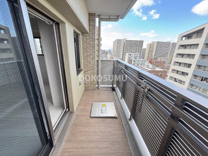 バルコニー　心地よい風と光を感じる、暮らしの楽しみが広がる場所。