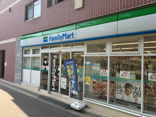 コンビニ　ファミリーマート（コンビニ）まで1024m