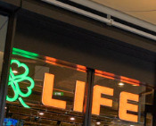 スーパー　ライフ勝どきミッド店（スーパー）まで229m