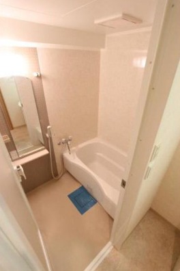 バス・シャワールーム　１日の疲れを流しましょう。