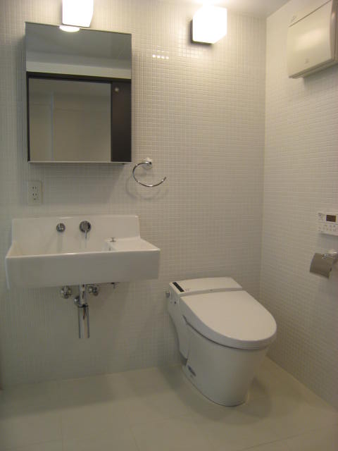 トイレ　ウォシュレット機能付のトイレです。