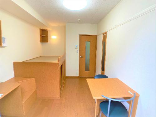 その他部屋・スペース　造り付ベッドの下や階段は収納スペースです!