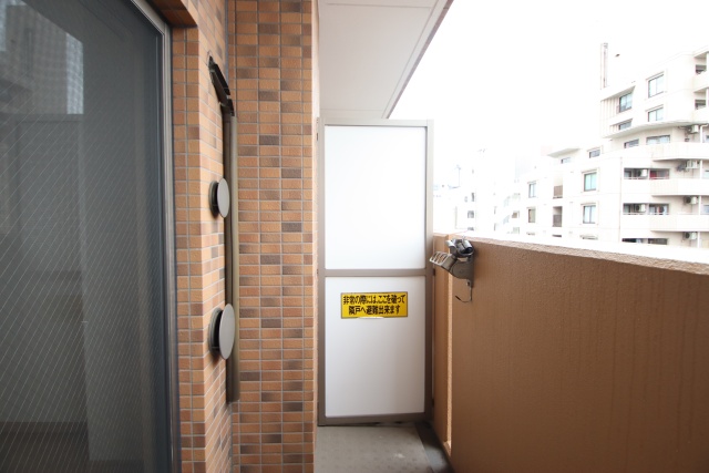 バルコニー　※別室の参考写真の為、現況優先です。