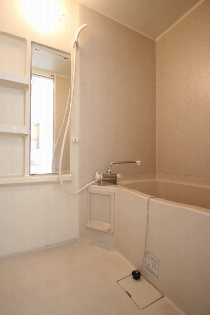 バス・シャワールーム　同物件別号室の写真です。