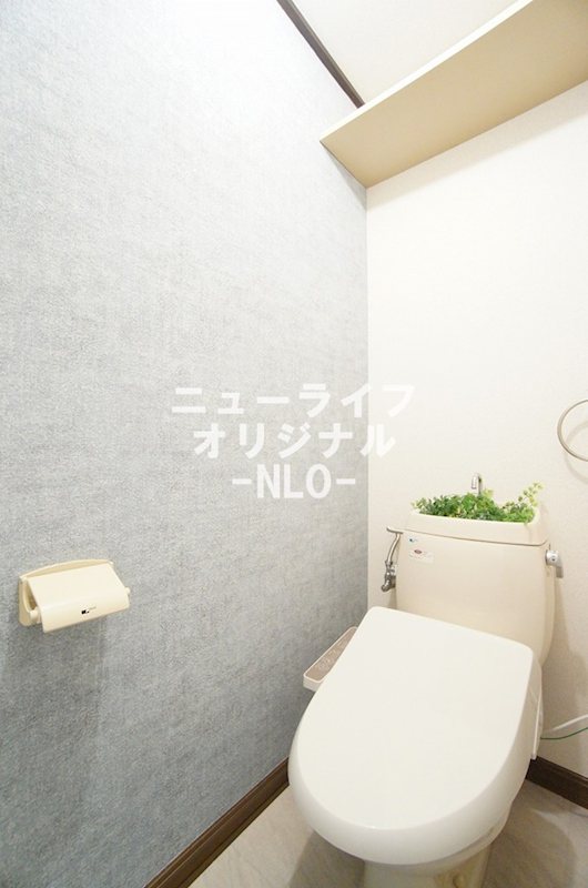 トイレ　トイレには快適な温水洗浄便座付