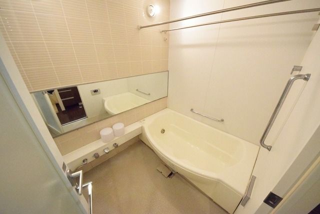 バス・シャワールーム　※別部屋参考写真