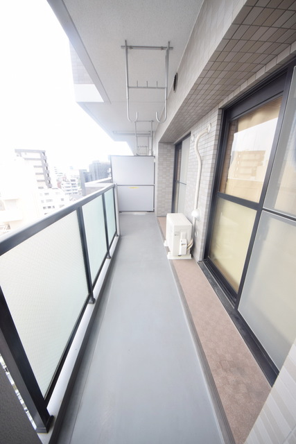 バルコニー　～洗濯物干さなきゃ～