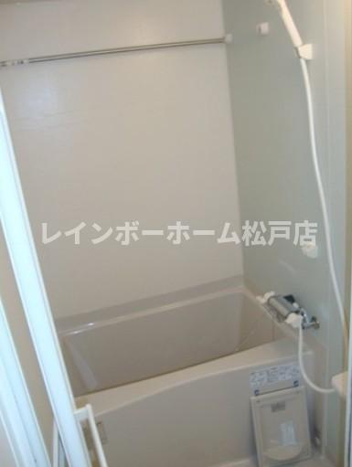 バス・シャワールーム　日々の疲れを癒すお風呂付です