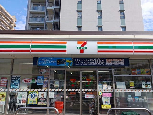コンビニ　セブンイレブン（コンビニ）まで154m